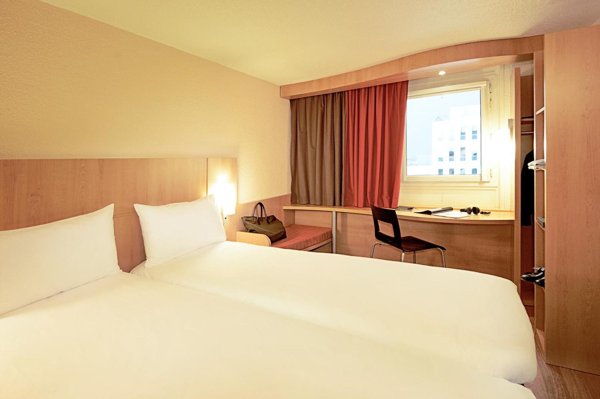 Ibis Bayeux En Bessin Hotel Port-en-Bessin-Huppain